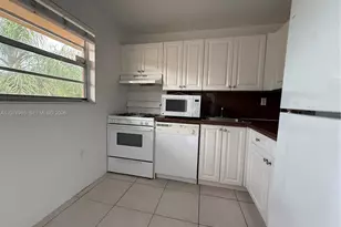 13100 SW 92nd Ave, Miami, FL 33176 - Photo 7