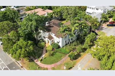 5680 Pine Tree Dr, Miami Beach, FL 33140 - Photo 1