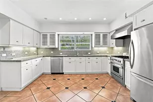 5680 Pine Tree Dr, Miami Beach, FL 33140 - Photo 11