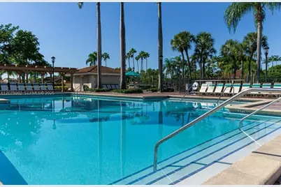 18290 Mediterranean Blvd #7-5, Hialeah, FL 33015 - Photo 19