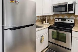 425 Southampton B, West Palm Beach, FL 33417 - Photo 19