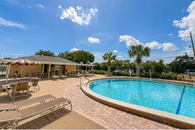425 Southampton B #425, West Palm Beach, FL 33417 - Photo 9