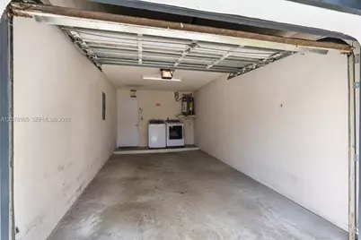 6633 NW 176th Ter, Hialeah, FL 33015 - Photo 29