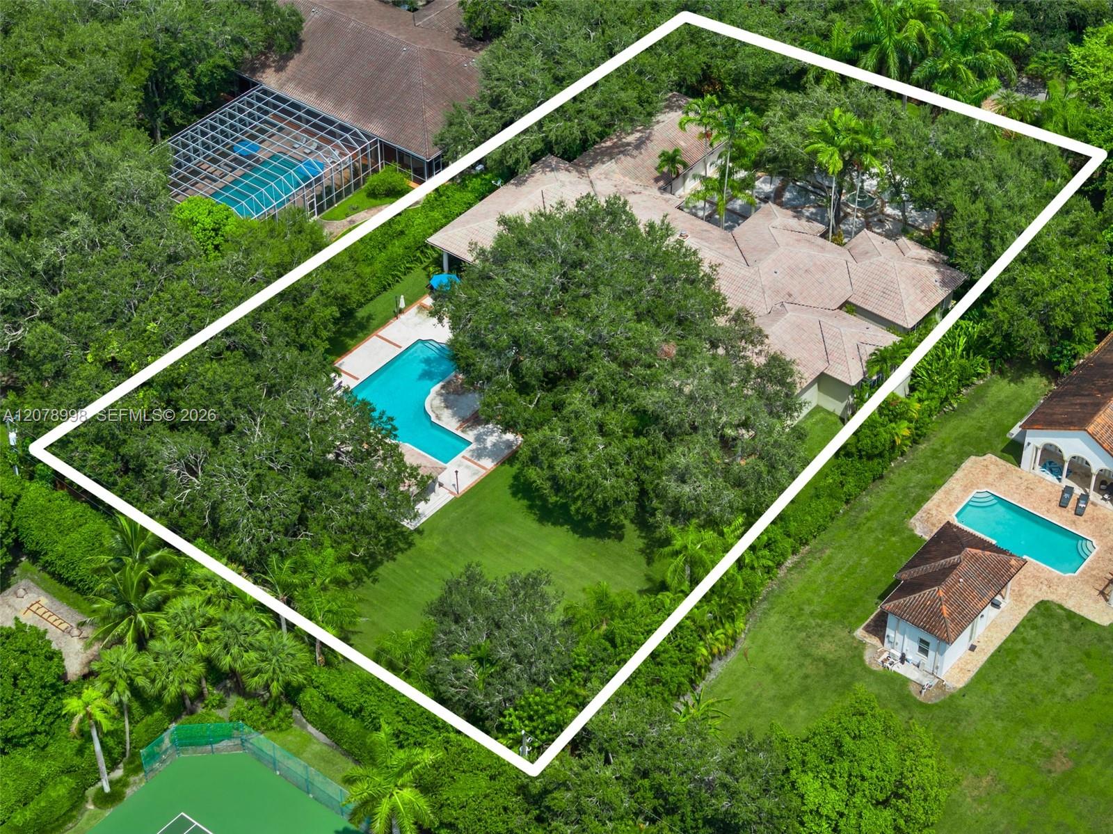 8430 SW 98th St - 8430 SW 98th St, Miami, FL 33156 Luxury Property | Jose Angel Pina
