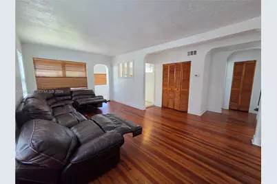 708 NE 4th St #2, Hallandale Beach, FL 33009 - Photo 5