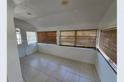 708 NE 4th St #2, Hallandale Beach, FL 33009 - Photo 3