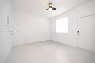 13609 SW 185th Ln, Miami, FL 33177 - Photo 21