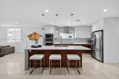 904 NE 15th Ave, Fort Lauderdale, FL 33304 - Photo 3