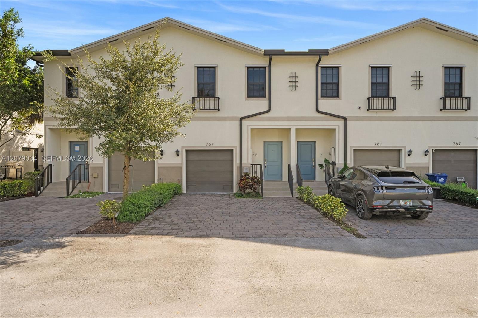 757 SW 11th St - 757 SW 11th St, Florida City, FL 33034 Luxury Property | Jose Angel Pina