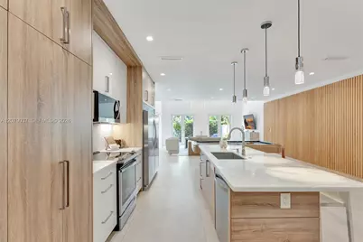 617 NE 14th Ave, Fort Lauderdale, FL 33304 - Photo 5