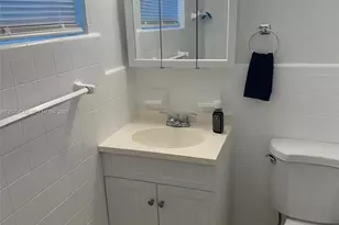 2024 NE 26th St, Wilton Manors, FL 33305 - Photo 13