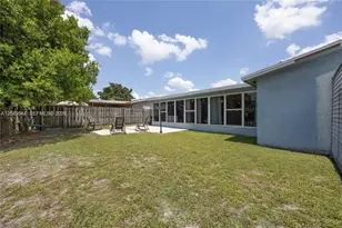 8350 NW 27th Pl, Sunrise, FL 33322 - Photo 17