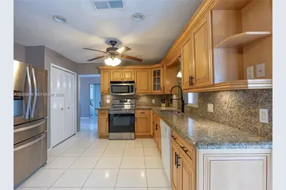8350 NW 27th Pl, Sunrise, FL 33322 - Photo 3