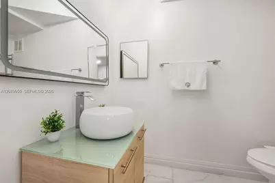 140 Lakeview Dr #203, Weston, FL 33326 - Photo 5