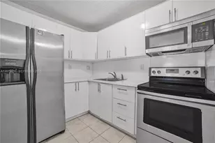 7155 NW 179th St, Hialeah, FL 33015 - Photo 3