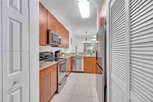 8999 SW 18th St, Miramar, FL 33025 - Photo 5