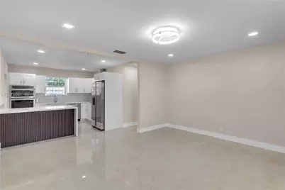 378 SW 6th St, Florida City, FL 33034 - Photo 9