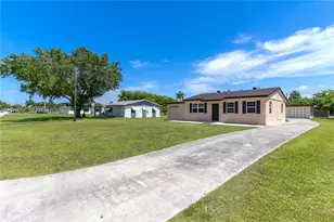 378 SW 6th St, Florida City, FL 33034 - Photo 5