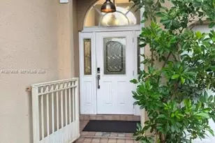 9771 NW 32nd St, Doral, FL 33172 - Photo 5