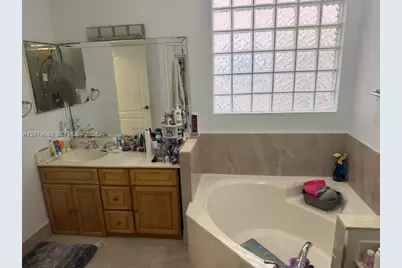 9771 NW 32nd St, Doral, FL 33172 - Photo 35