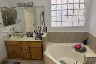 9771 NW 32nd St, Doral, FL 33172 - Photo 35