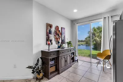 2438 SE 15 St, Homestead, FL 33035 - Photo 11