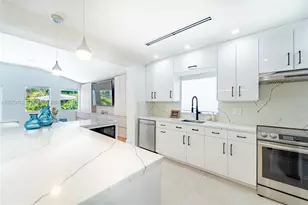 8926 Emerson Ave, Surfside, FL 33154 - Photo 9