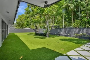 315 NE 122nd St, North Miami, FL 33161 - Photo 15