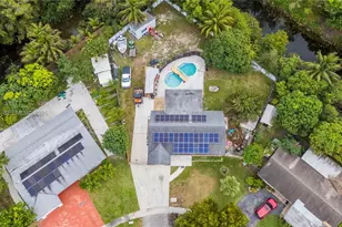 8330 NW 3rd St, Pembroke Pines, FL 33024 - Photo 25