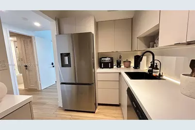 2899 Collins Ave #1714, Miami Beach, FL 33140 - Photo 17