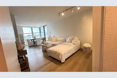 2899 Collins Ave #1714, Miami Beach, FL 33140 - Photo 3