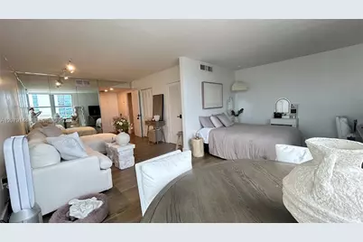2899 Collins Ave #1714, Miami Beach, FL 33140 - Photo 11