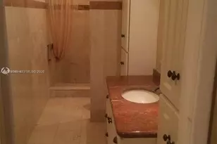 5005 Collins Ave, Miami Beach, FL 33140 - Photo 29