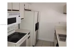 18290 NW Mediterranean Blvd, Hialeah, FL 33015 - Photo 7