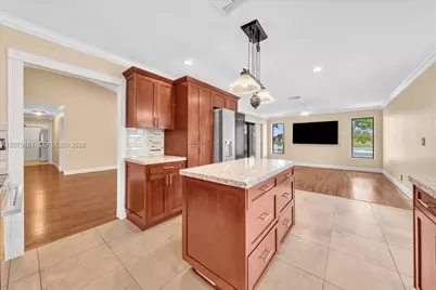 15056 SW 10th St, Sunrise, FL 33326 - Photo 17