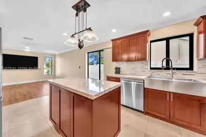 15056 SW 10th St, Sunrise, FL 33326 - Photo 15