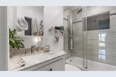 380 SE 1st Ter, Pompano Beach, FL 33060 - Photo 27