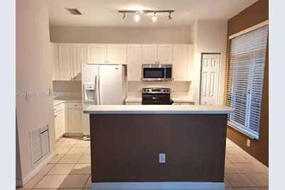 5770 NW 113th Pl #0, Doral, FL 33178 - Photo 3