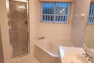 5770 NW 113th Pl, Doral, FL 33178 - Photo 11