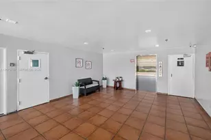 501 SW 1st St, Miami, FL 33130 - Photo 29