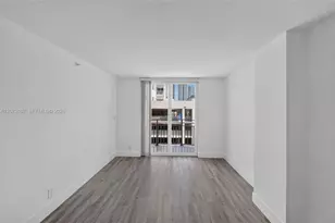 501 SW 1st St, Miami, FL 33130 - Photo 17