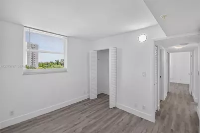 501 SW 1st St #607, Miami, FL 33130 - Photo 9