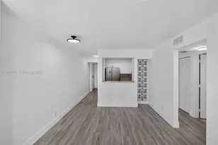 501 SW 1st St, Miami, FL 33130 - Photo 1