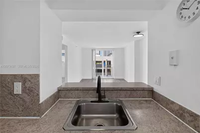 501 SW 1st St #607, Miami, FL 33130 - Photo 5