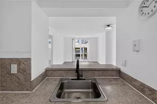 501 SW 1st St, Miami, FL 33130 - Photo 5