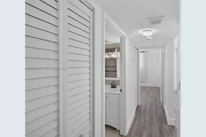 501 SW 1st St #607, Miami, FL 33130 - Photo 11
