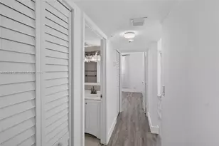 501 SW 1st St, Miami, FL 33130 - Photo 11