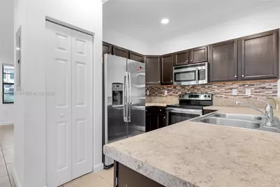 3202 SE 6th St, Homestead, FL 33033 - Photo 7