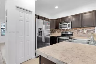 3202 SE 6th St, Homestead, FL 33033 - Photo 7