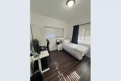 10841 NE 2nd Pl, Miami, FL 33161 - Photo 9